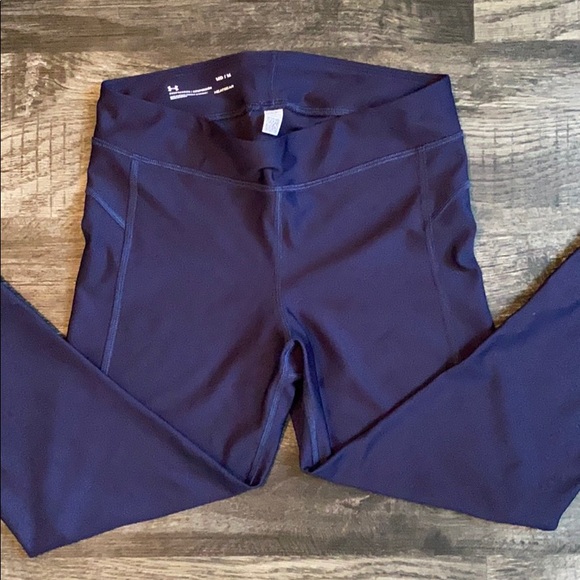 Under Armour Compression Heat Gear Crop - Picture 2 of 4